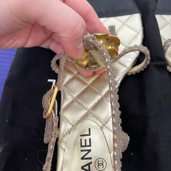 Chanel gold camellia sandals size 38.5 - Picture 7 of 14